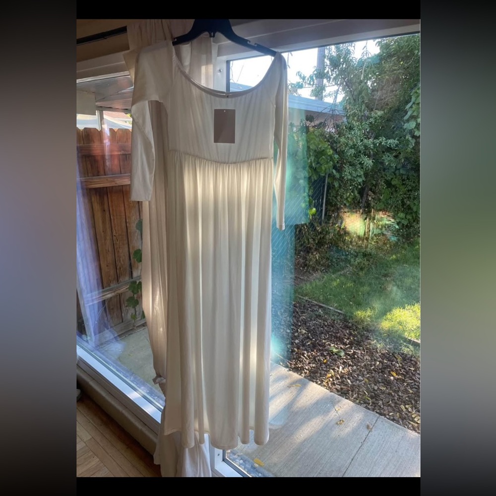 White M maternity dress